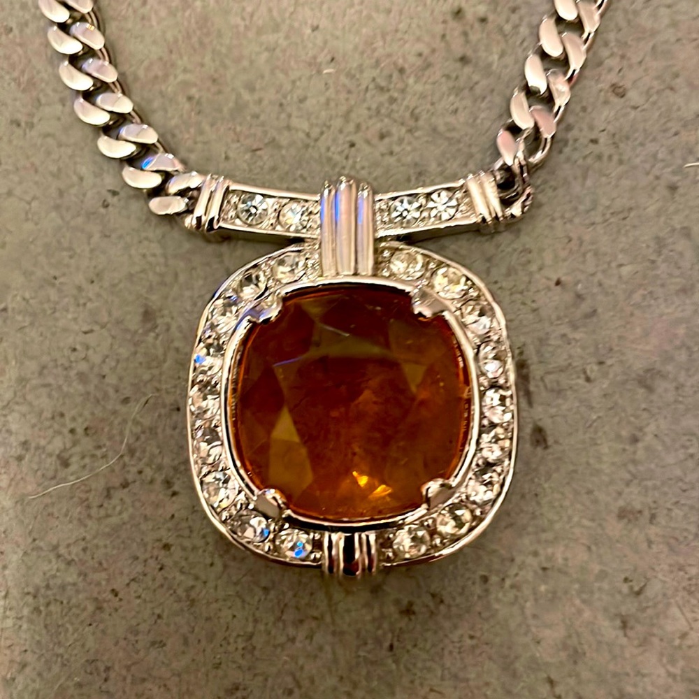 Vintage Monet peach crystal gem rhinestone silver tone necklace - Picture 4 of 11